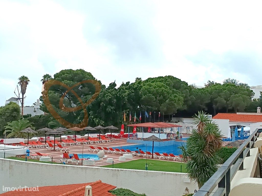 Estúdio com piscina e vista mar para venda em Albufeira