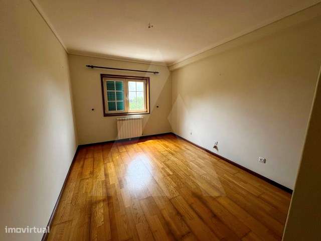 Apartamento T3 implex com garagem fechada em São Bernardo-14