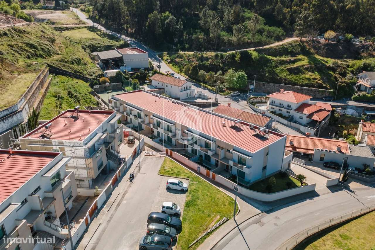 Moradia T3 em Vizela com Garagem e Terraço – Espaço e Conforto-27