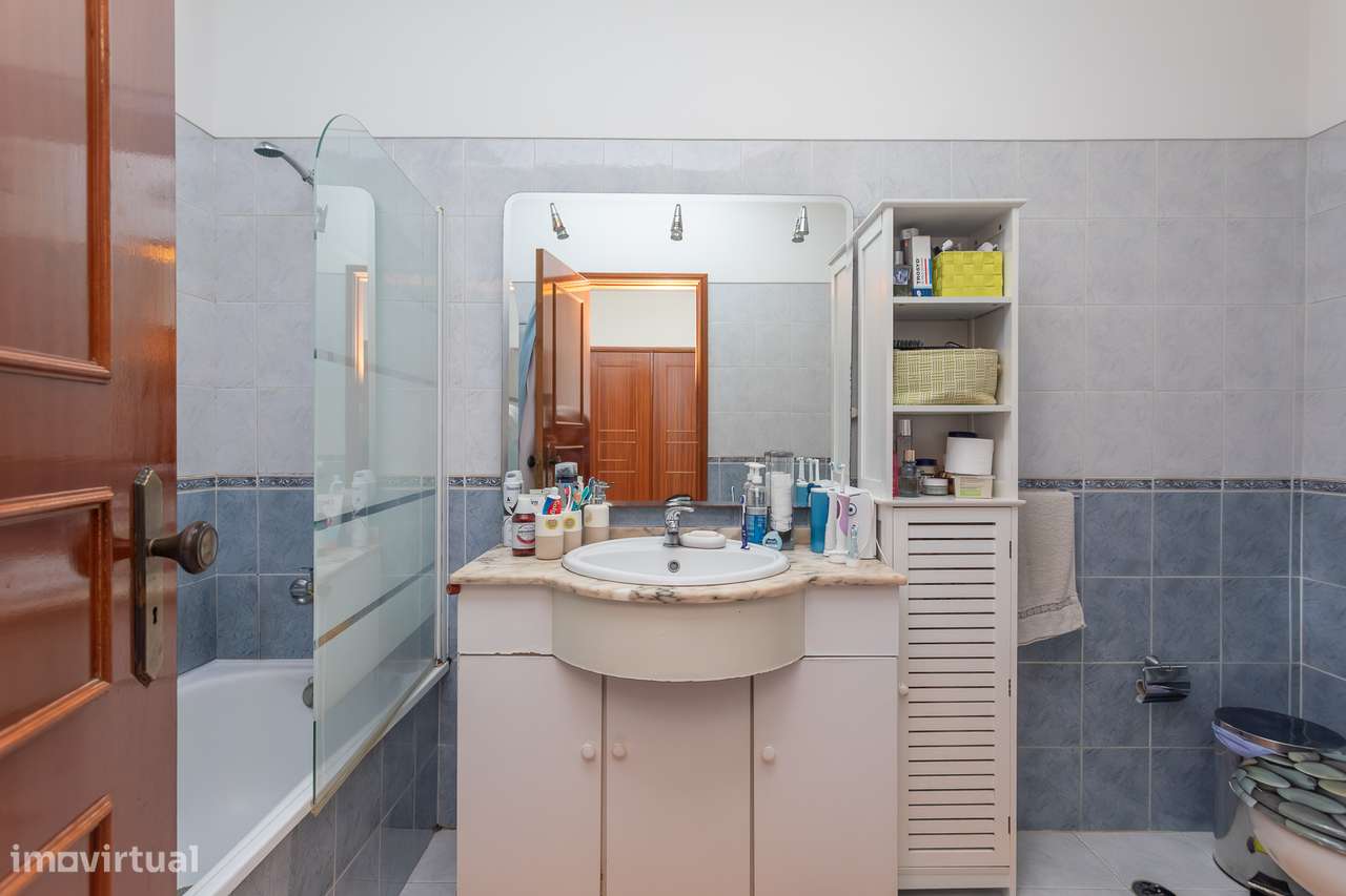 Excelente T2 na Tapada das Mercês-18