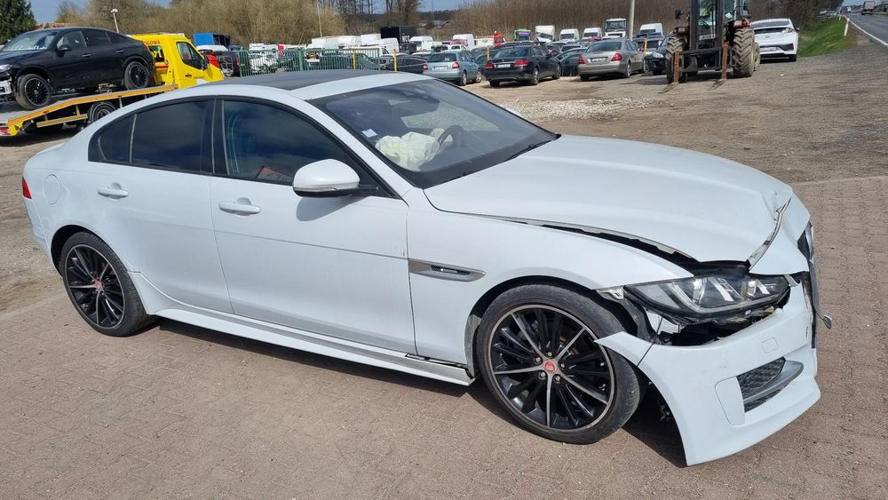 Jaguar XE 20d R-Sport Ingenium Edition 2015