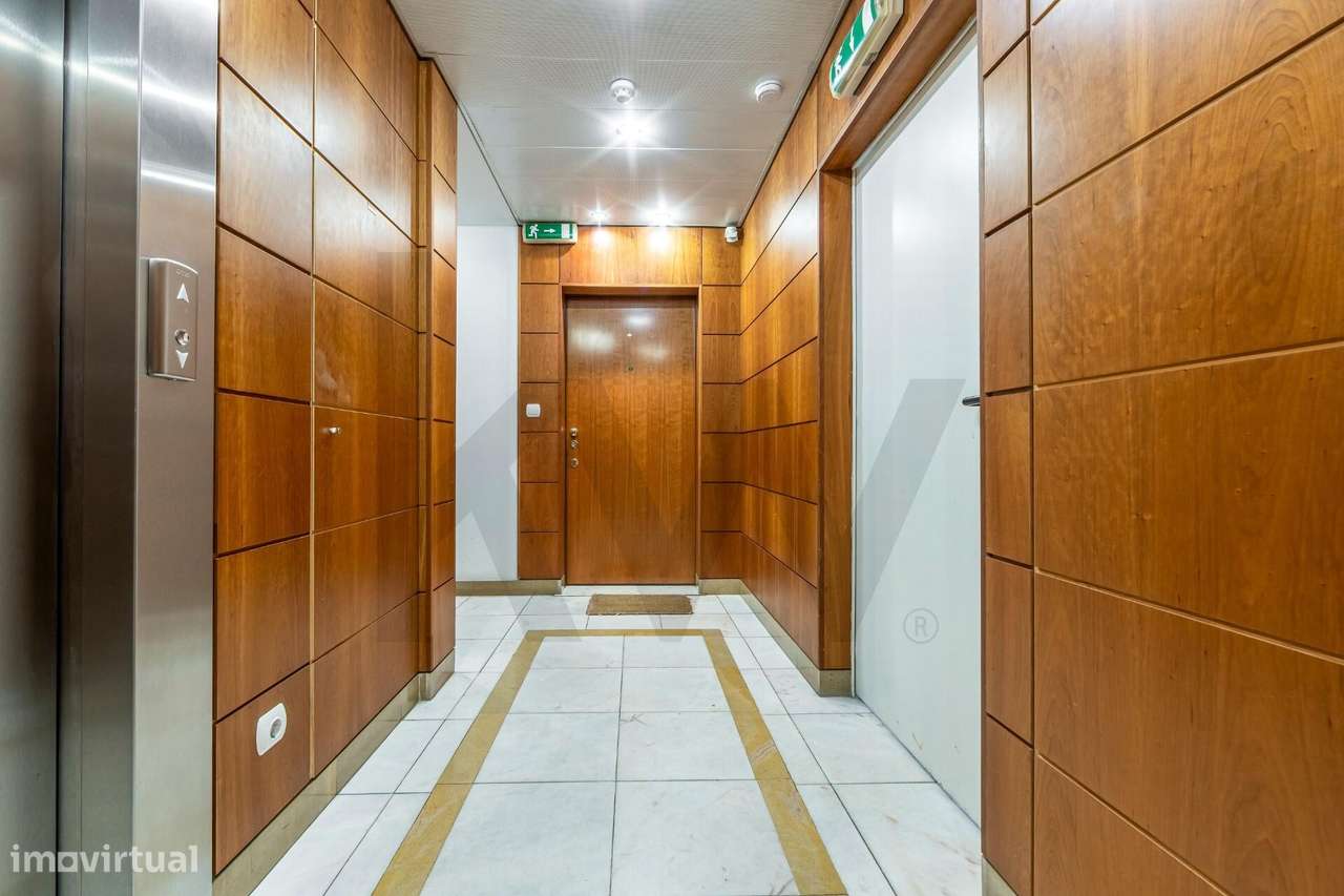"T3 de Luxo no Prestigiado Villa Restelo"-16