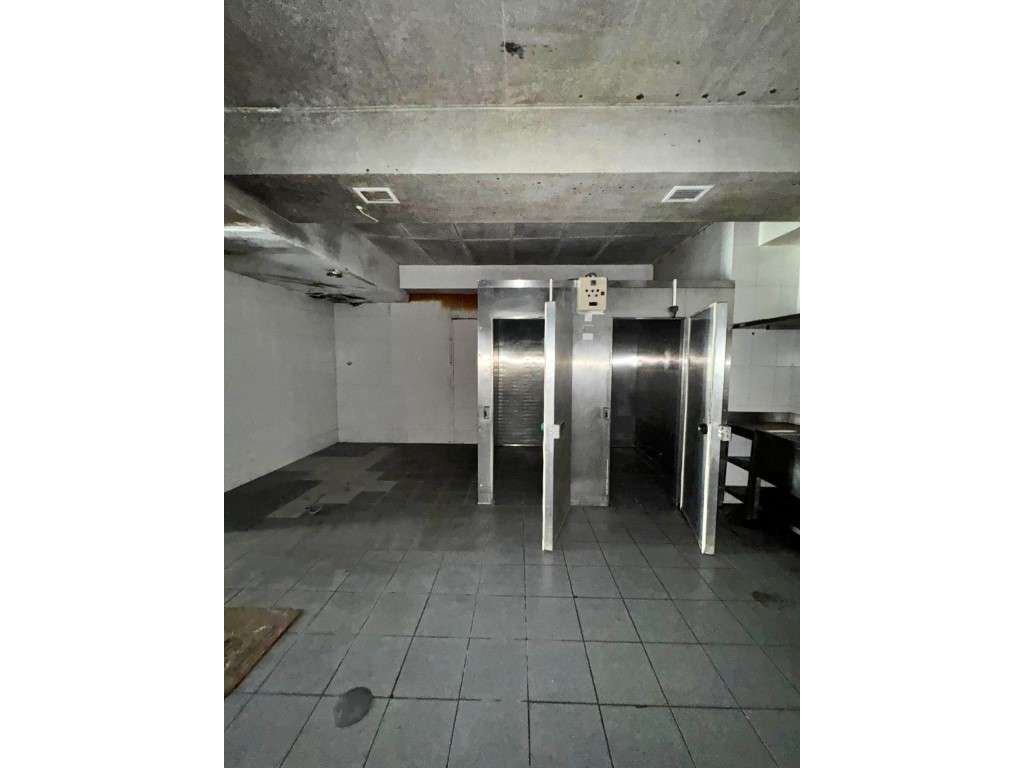 Oportunidade de negócio no coração de V. N. de Gaia-9