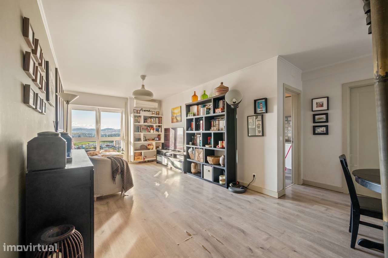 Apartamento T3, garagem e arrecadação, 4 min Metro ( Lumiar – Lisboa) - Grande imagem: 1/34