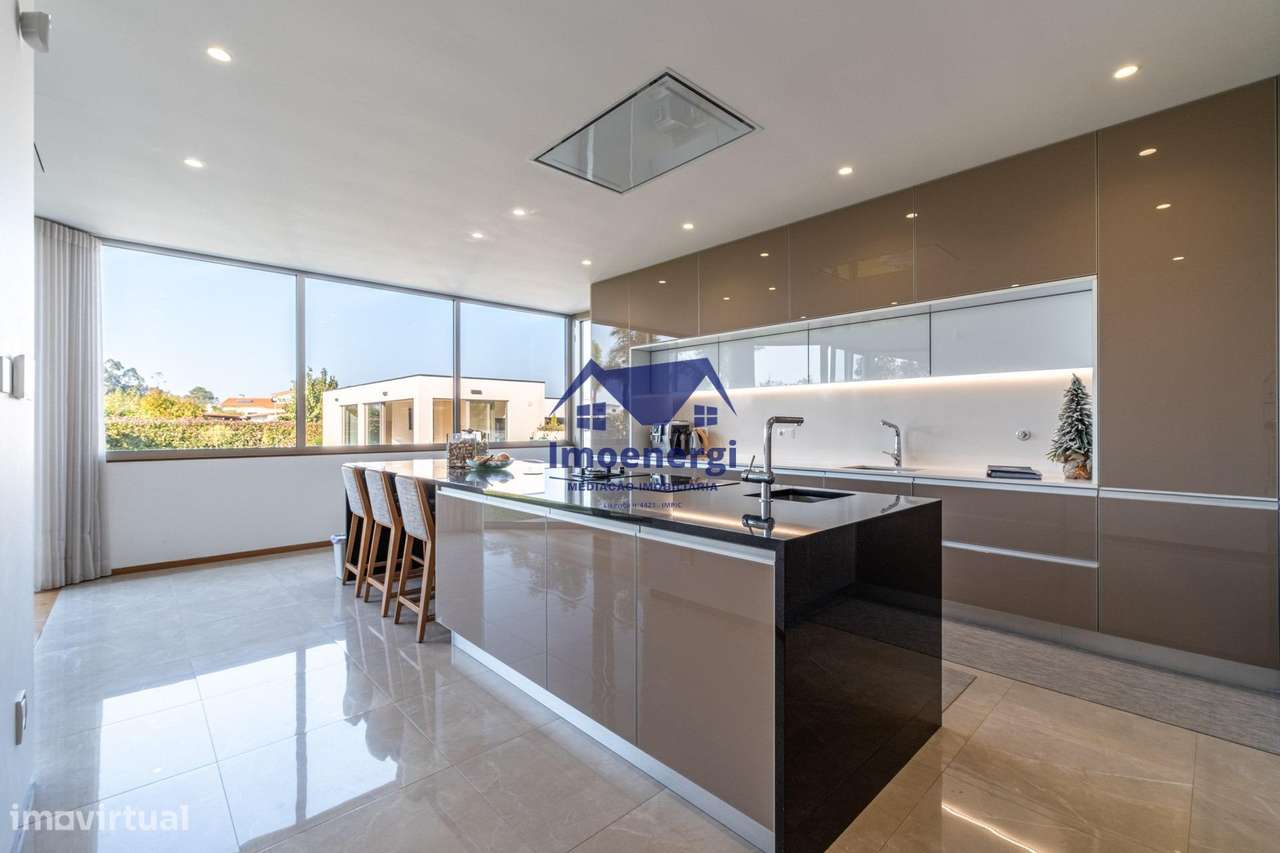 Excelente Moradia T4 de Luxo – 4 Frentes - Argivai-22