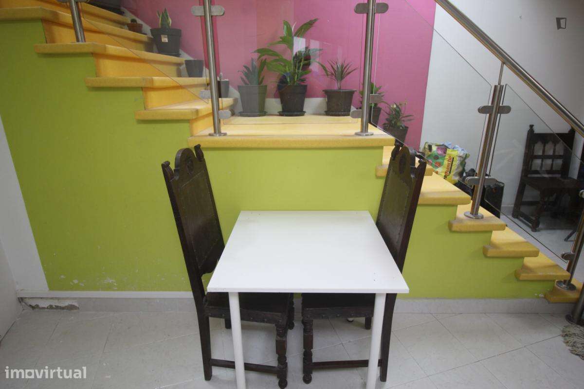 Quarto - localizado em Arroios Lisbon - Grande imagem: 5/9