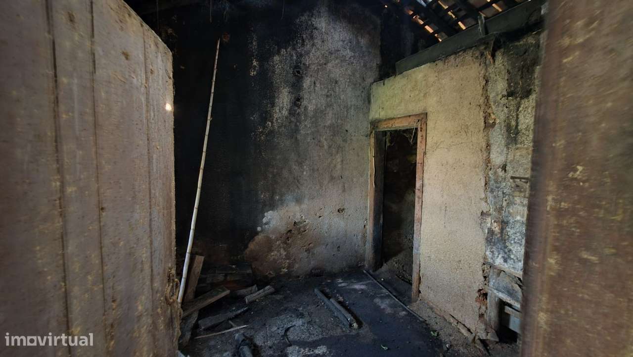 Moradia para restaurar, com terreno, perto de Ferreira do Zêzere-35