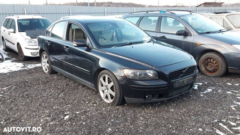 Dezmembram Volvo S40, 2.0 Diesel, 2005 - 1