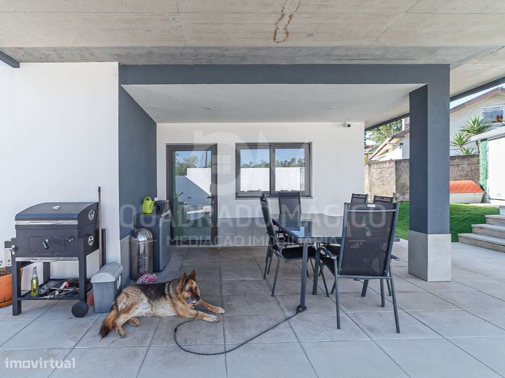 Maravilhosa moradia T3+1, térrea e de linhas modernas a 2 minutos d... - Grande imagem: 4/42