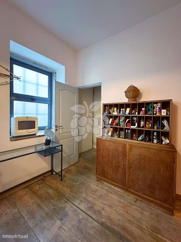 Prédio / Moradia com 2 andares, com projecto-25