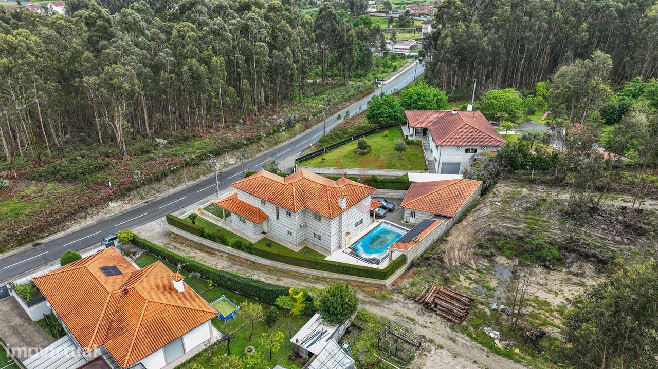 Moradia individual T5 com piscina em Medelo, Fafe - Grande imagem: 5/41