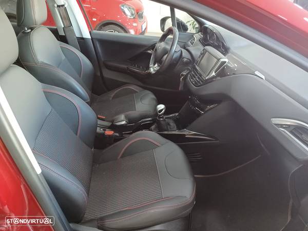 Peugeot 2008 1.6 BlueHDi GT Line - 26