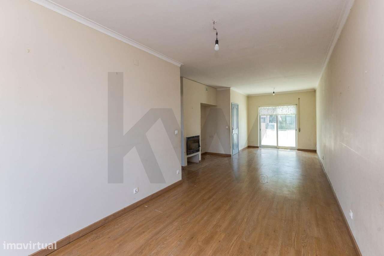 Moradia T3 Geminada de 3 Pisos com Jardim, Garagem em  Guifões, Matosi-5