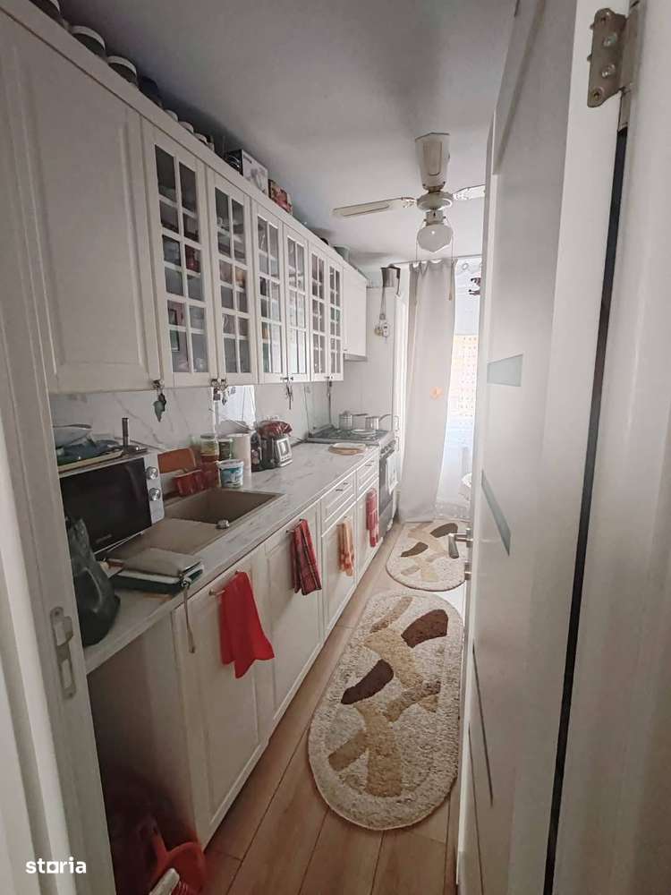 De vanzare apartament cu 4 camere, etajul 2, mobilat și utilat - Imagine principală: 3/4