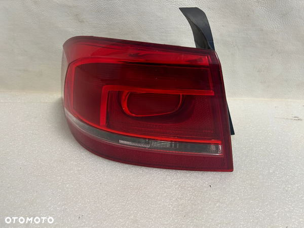 Vw Passat B7 sedan lampa tył lewa lewy tył 3AE945095F - 3