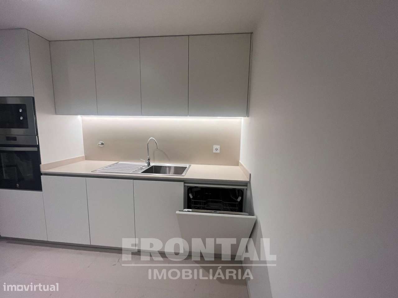 O SEU NOVO T1 DE SONHO NO CENTRO DO PORTO COM GARAGEM! - Grande imagem: 5/20