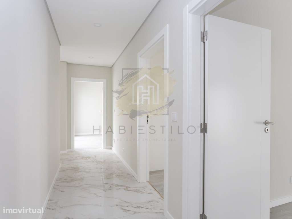 Moradia V4 nova com piscina-17