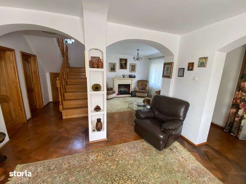 Casa de vanzare , inchiriere - Imagine principală: 4/8