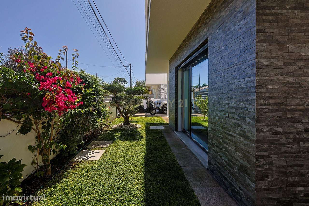 Moradia nova Aroeira, Charneca de Caparica - T3+1 Luxuoso - Grande imagem: 4/41