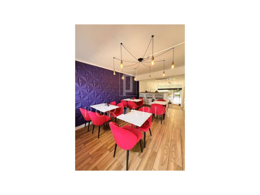 Café \ Restaurante para Trespasse no Centro de Aveiro-16