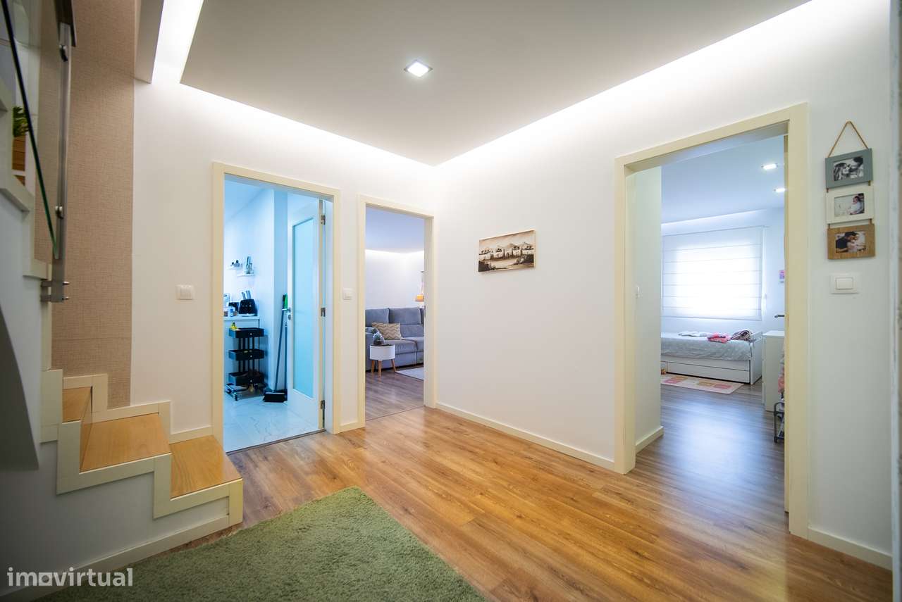 Penthouse – T3 Duplex com Terraço e Vista Mar em Canelas - Grande imagem: 5/38