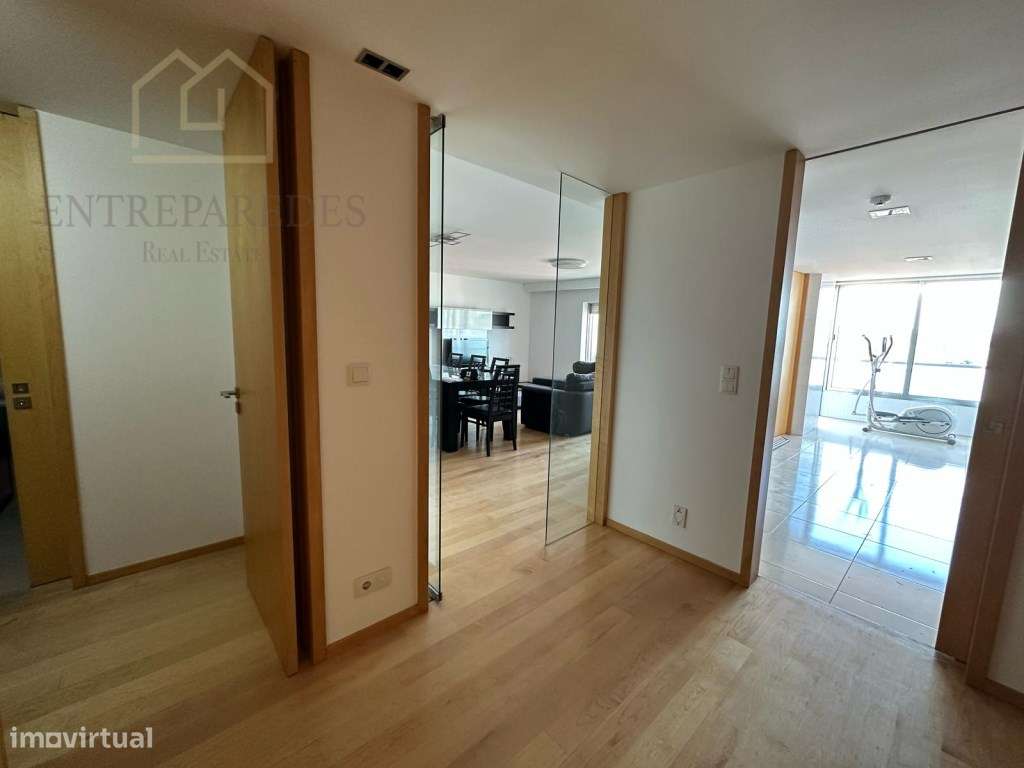 Para arrendar apartamento T4 mobilado com vistas do Rio Douro na Av... - Grande imagem: 3/47