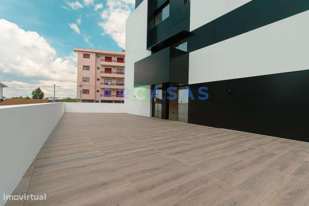 Apartamento T2 com terraço e lugar de garagem em São Cosme, Gondomar-16