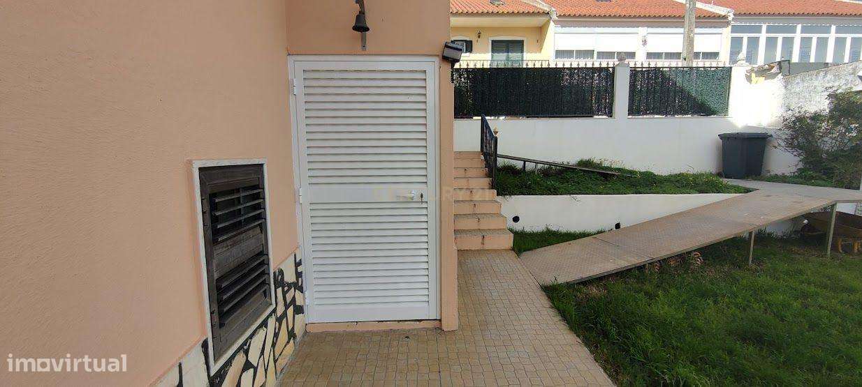 Moradia independente com 8 quartos | Caneças-Odivelas-12