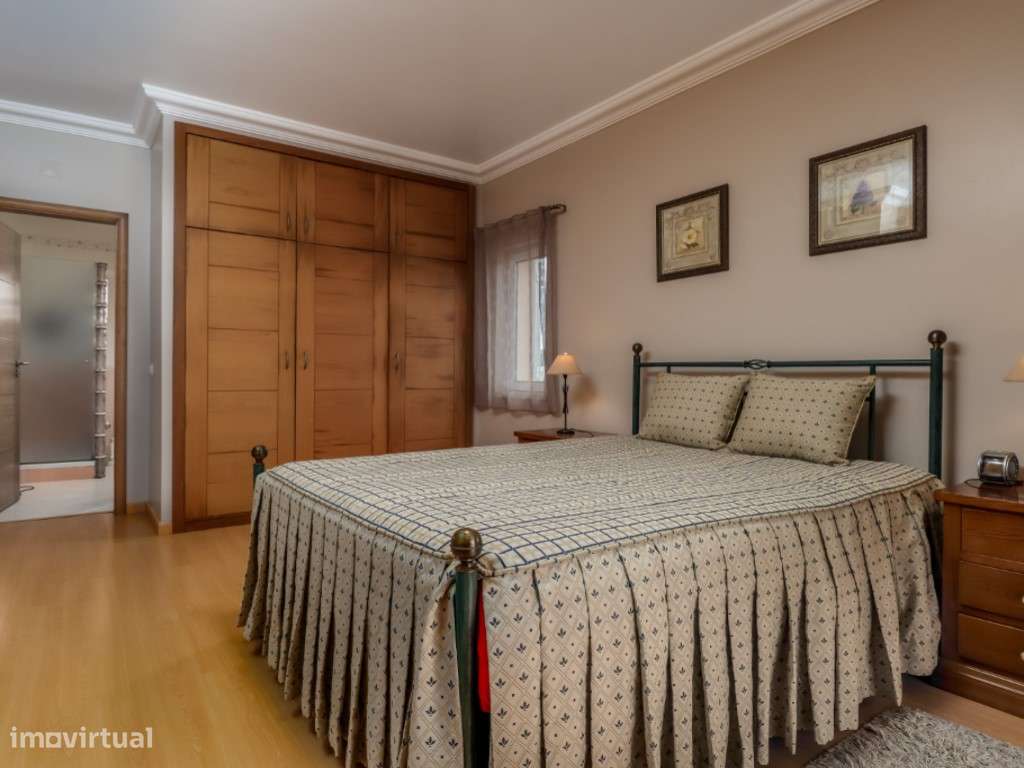 Moradia independente à venda no centro de V.N. Santo André-16