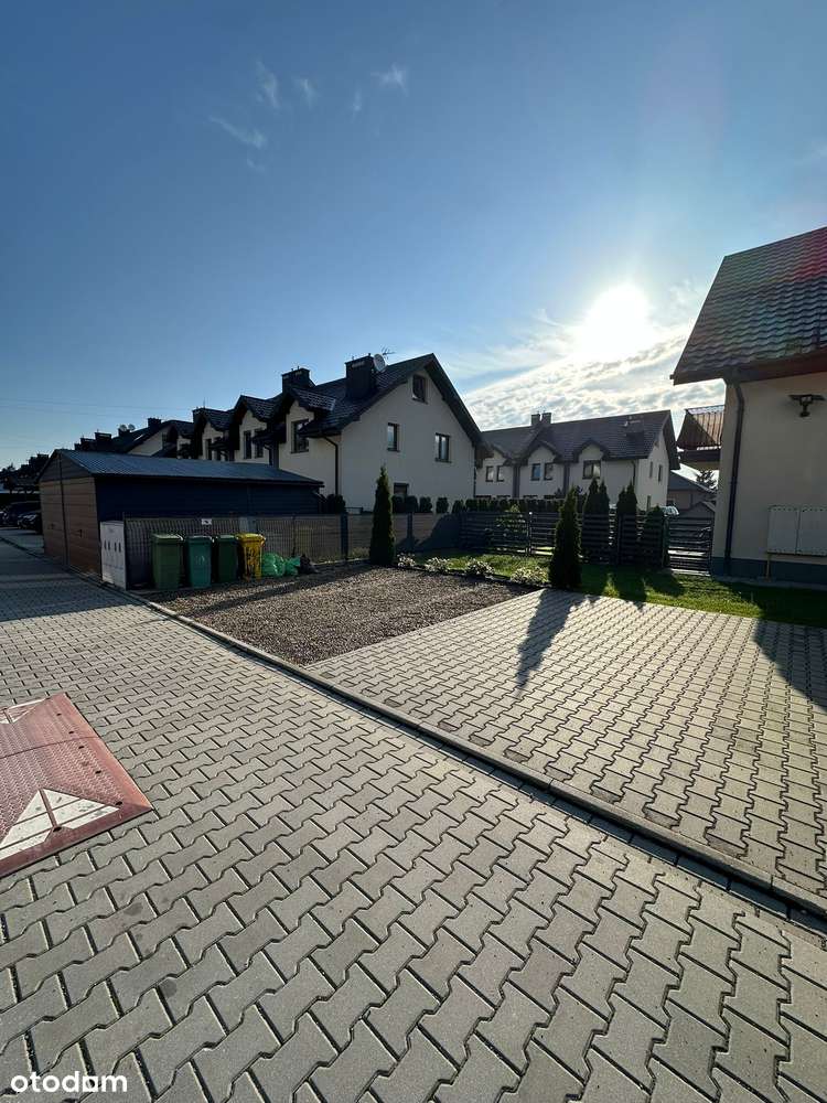 Bezczynszowe mieszkanie z poddaszem do adaptacji, ogródkiem i parking