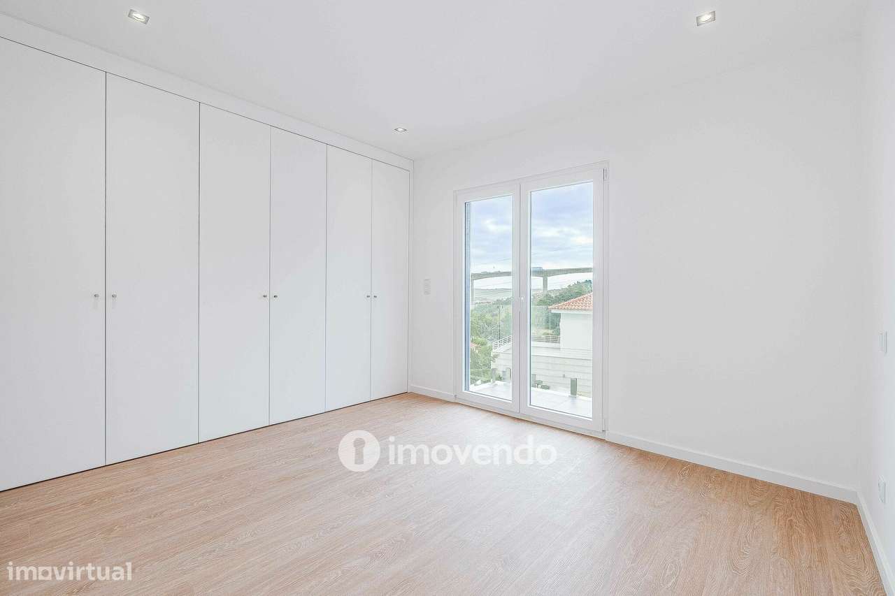 Apartamento T3 Duplex novo, com terraço e garagem, em Loures-20