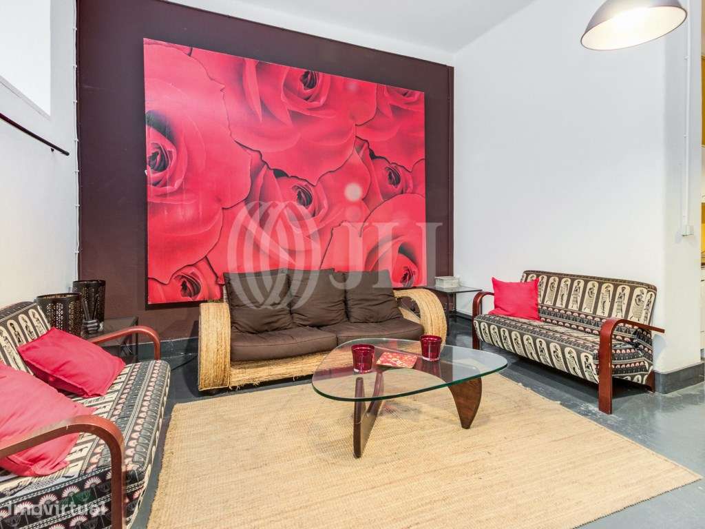 Loft T0+1 com afetação comercial, na Sé, em Lisboa - Grande imagem: 2/21