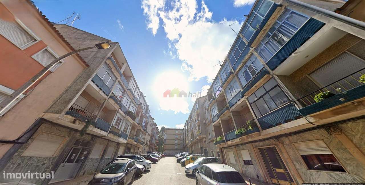 Apartamento T2 Renovado na Camarinha em Setúbal-15