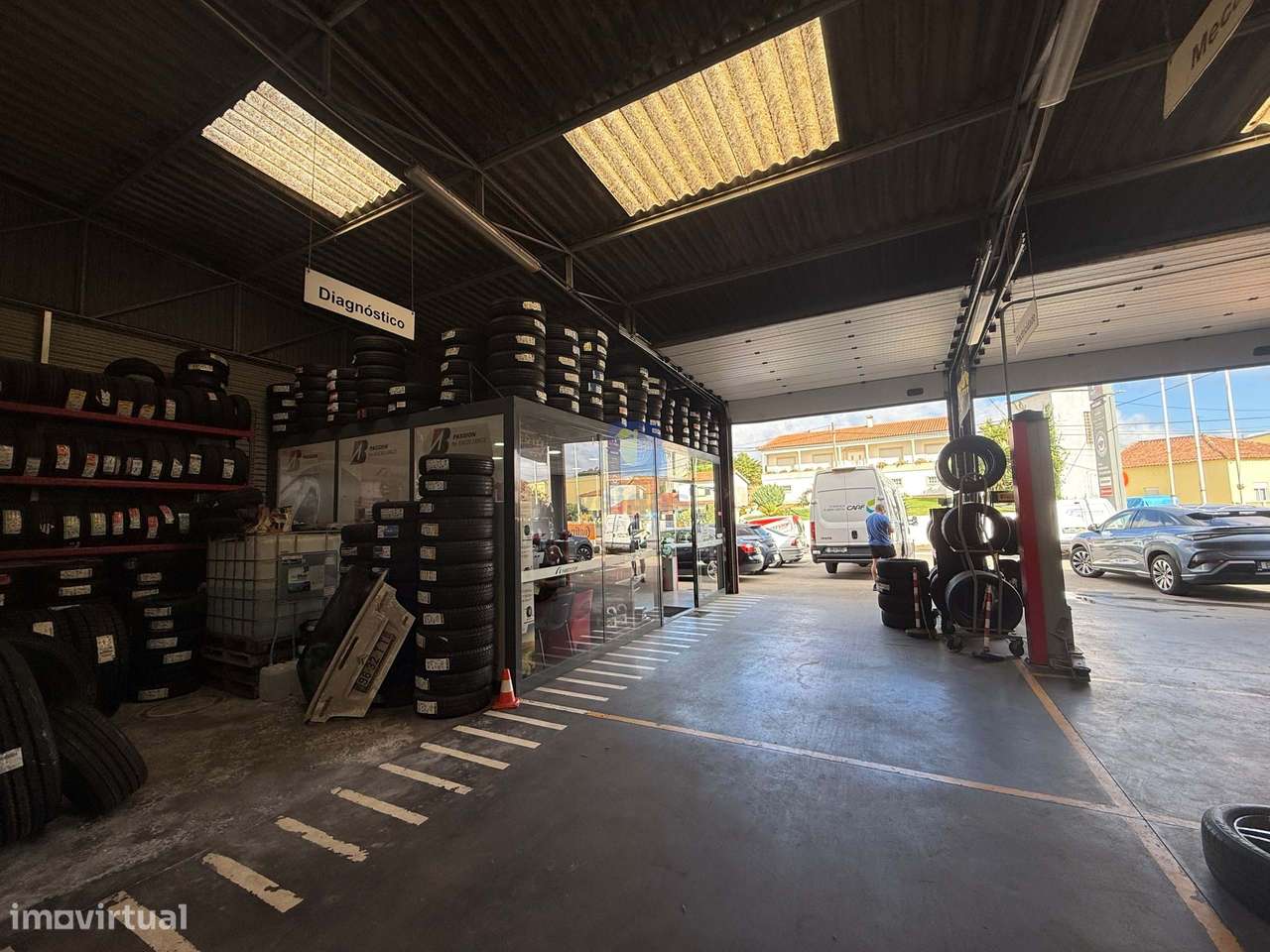 Trespasse de Oficina Automóvel Totalmente Equipada em pleno funcioname - Grande imagem: 5/49