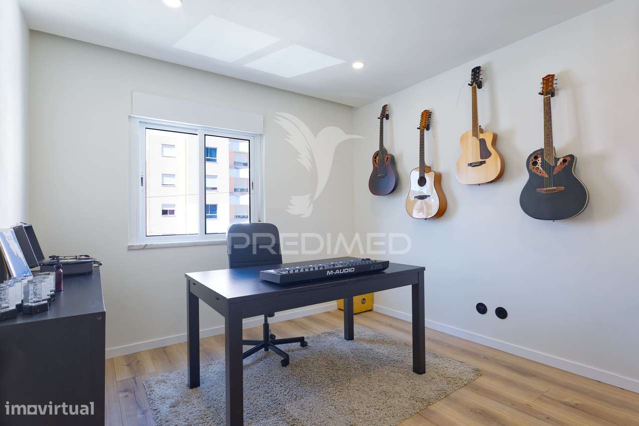 T3 em excelente estado com varanda, perto de Loures e acessos a Lisboa-9