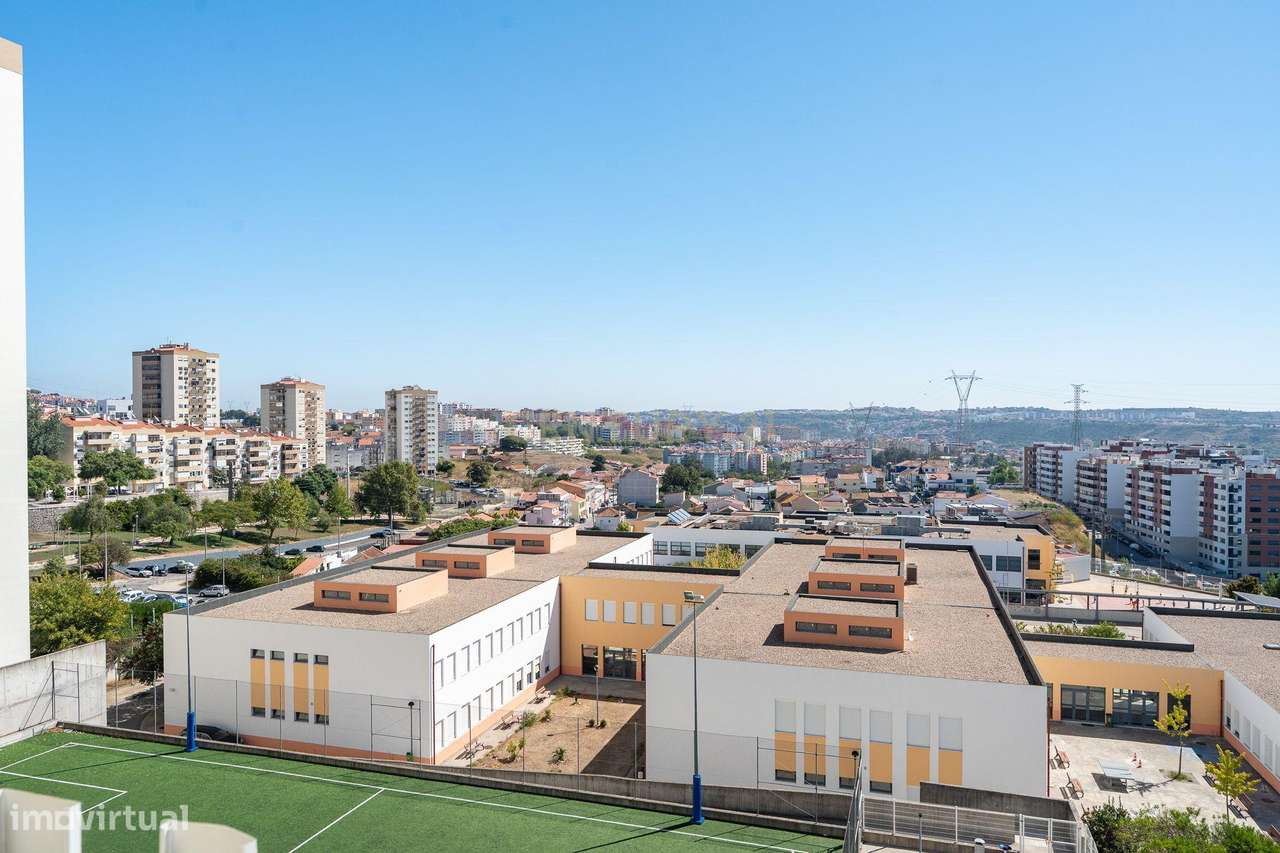 T1 em Odivelas com Parqueamento | Localização Privilegiada junto às Co-6