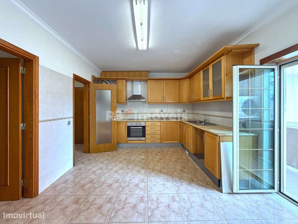 ApartamentoT3 Rch em Condomínio fechado com Garagem-1