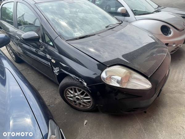 Na części Fiat Grande Punto 5D Silnik 1.4 350A1000 skrzynia manualna 5B kod lakieru 891B 891/B - 2