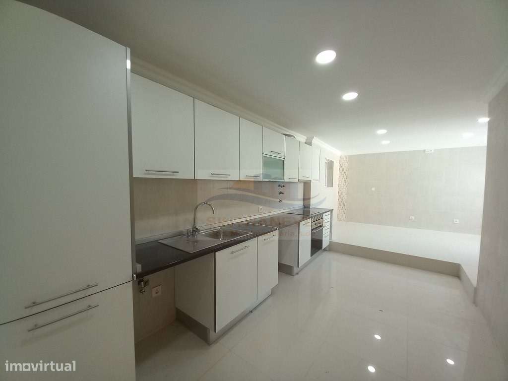 Moradia T3+T3 totalmente remodelada, com terraço, 4 casas de banho,...-10