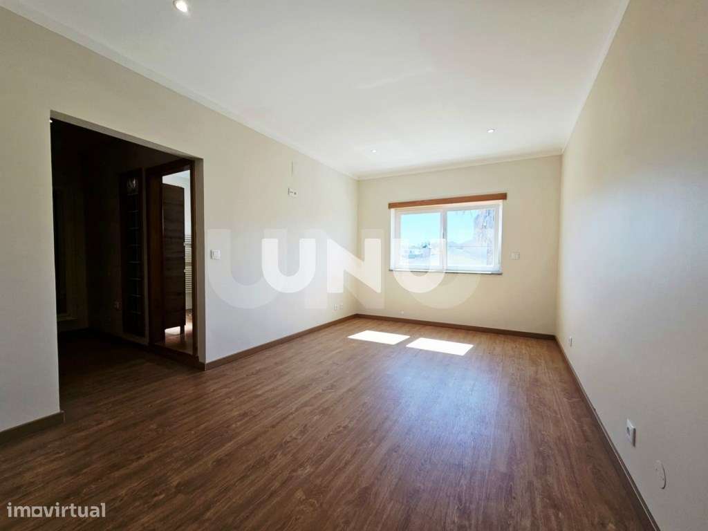 Moradia Geminada T4 - Zona Residencial-10