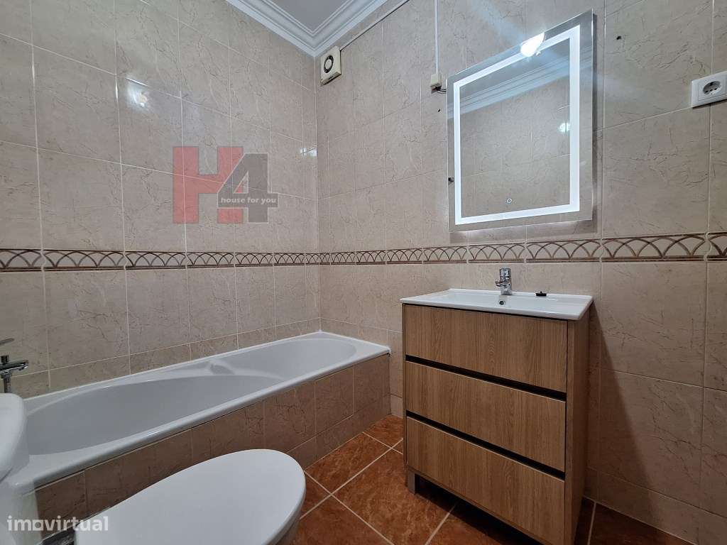 Moradia T4 com piscina inserida num terreno de 670m2 - Setúbal (OFE...-22