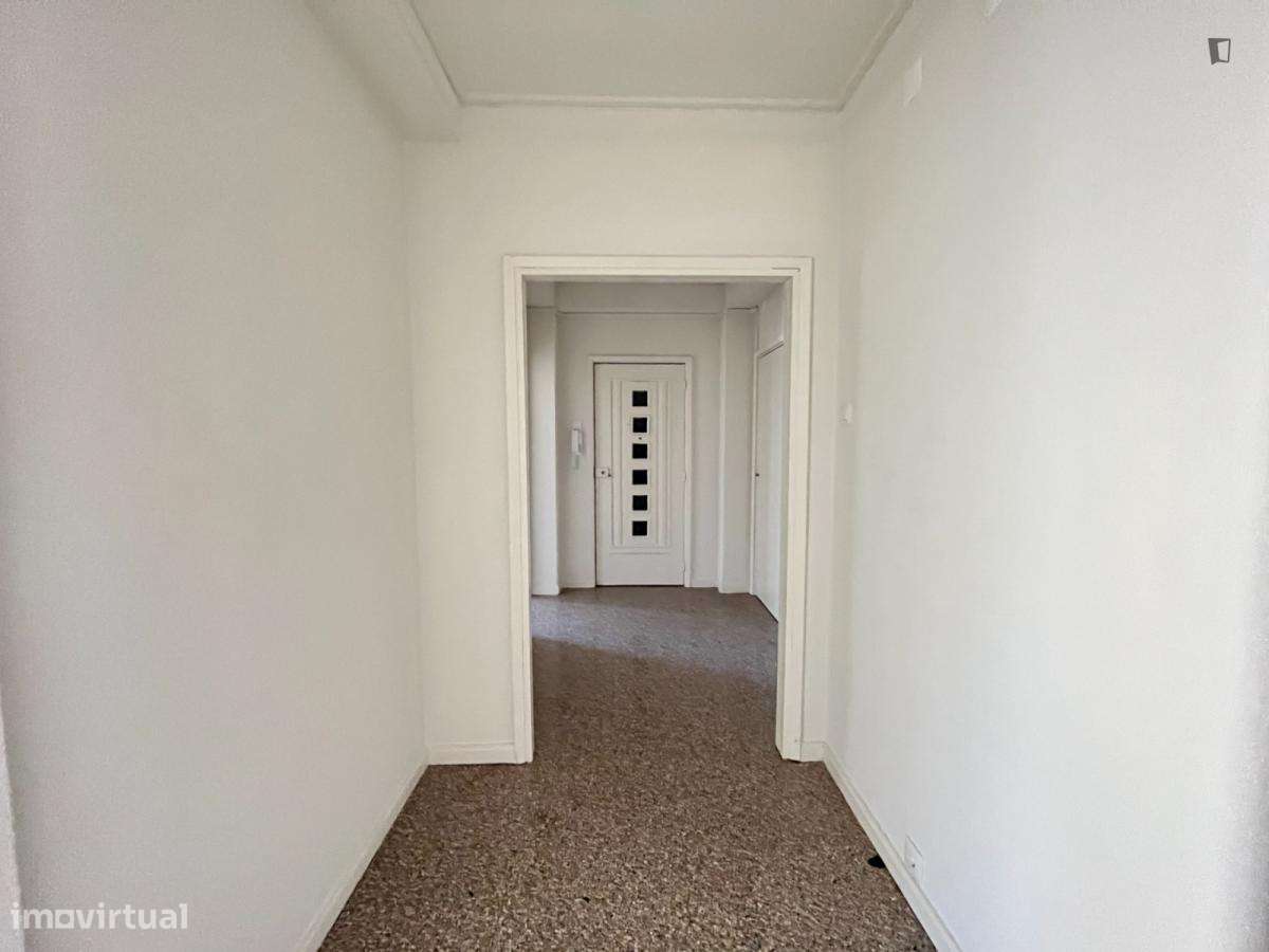 Quarto - localizado em Cedofeita Porto - Grande imagem: 4/10