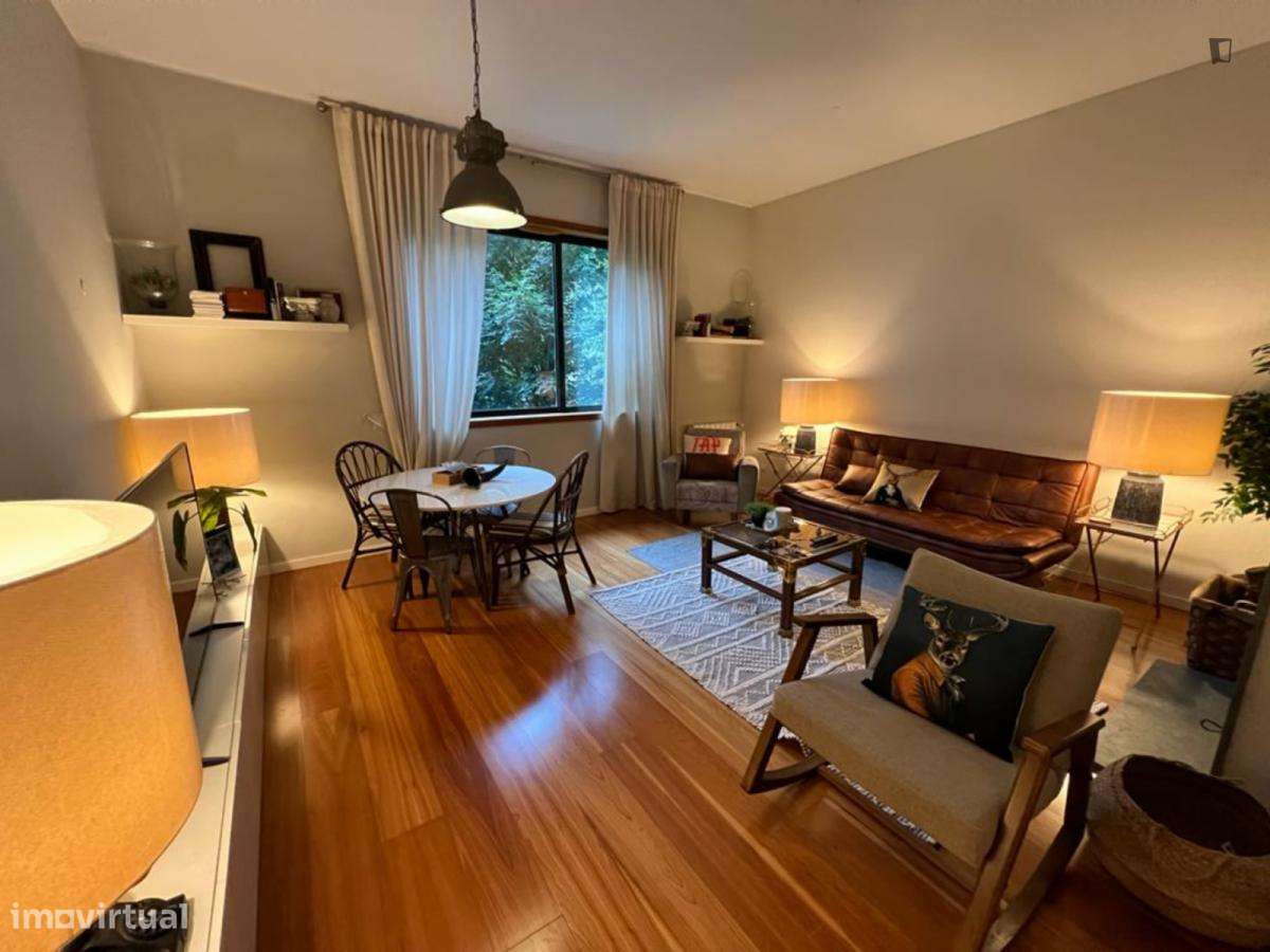 Apartamento com 2 quartos - localizado em Paranhos Porto - Grande imagem: 3/10