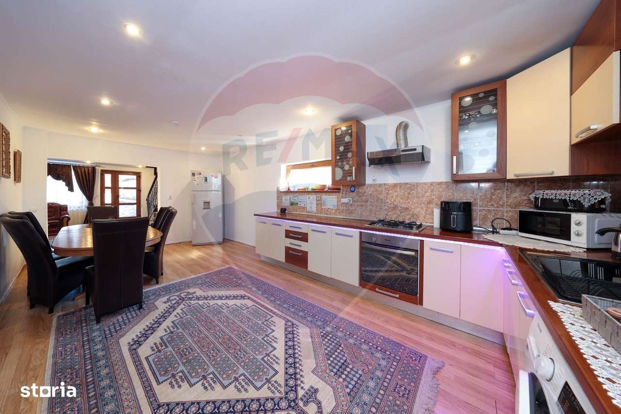 Casă individuala cu 6 camere - Imagine principală: 3/20