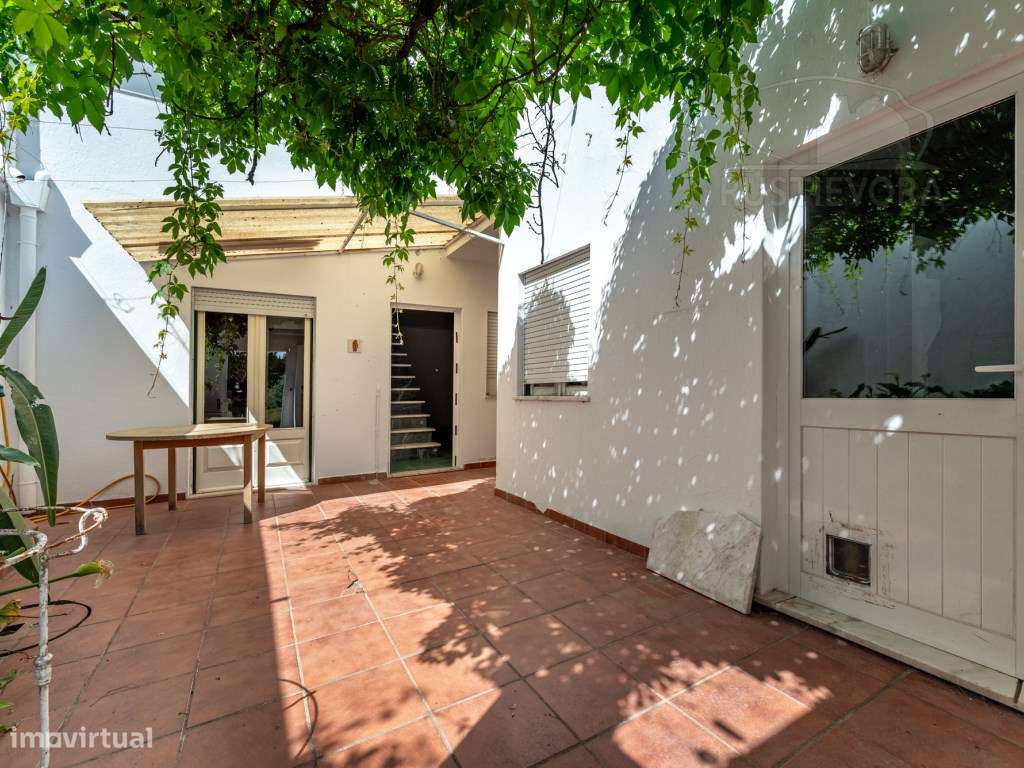 Moradia Unifamiliar T4 com quintal e terraço | Évora-26
