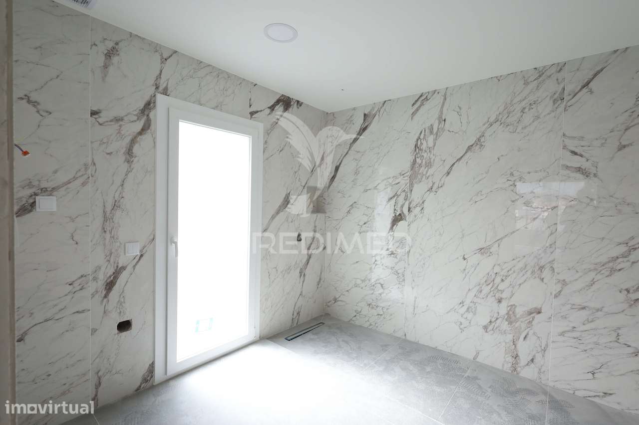 Moradia T5  com piscina acabamentos de luxo Zona do  Bonito - Grande imagem: 4/40