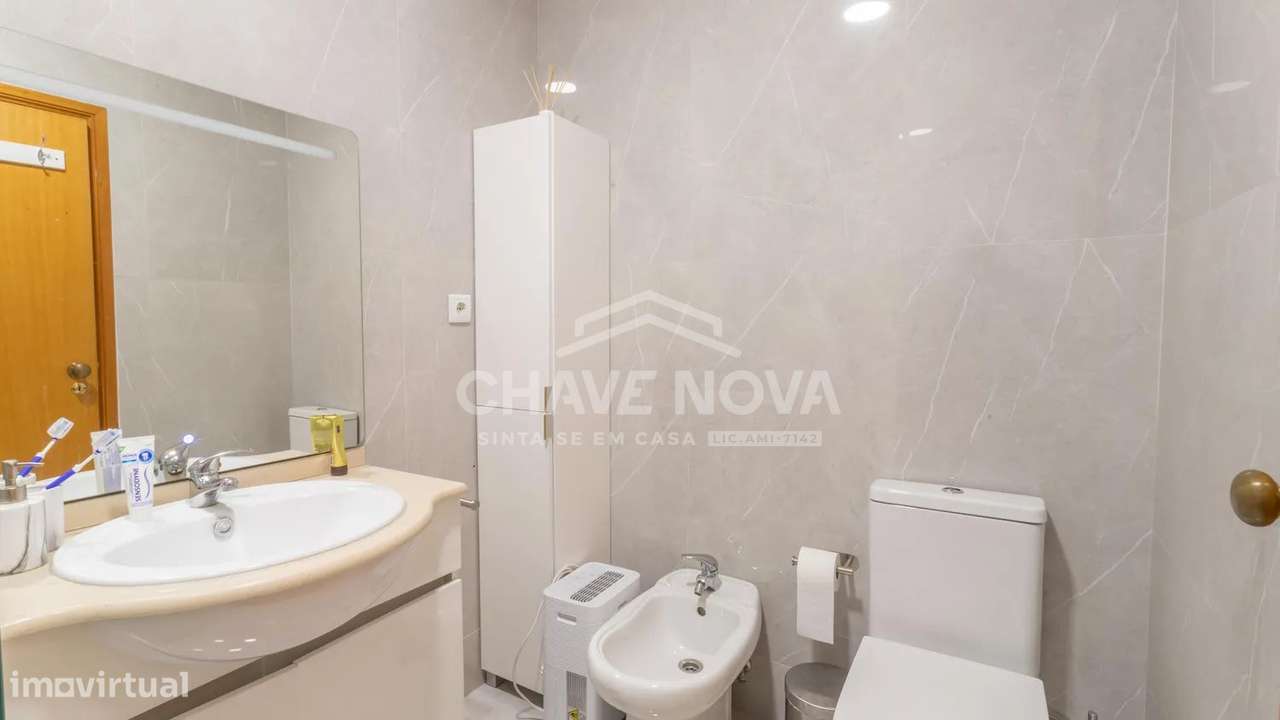 T3 com Varandas | Garagem | Vista Desafogada-23