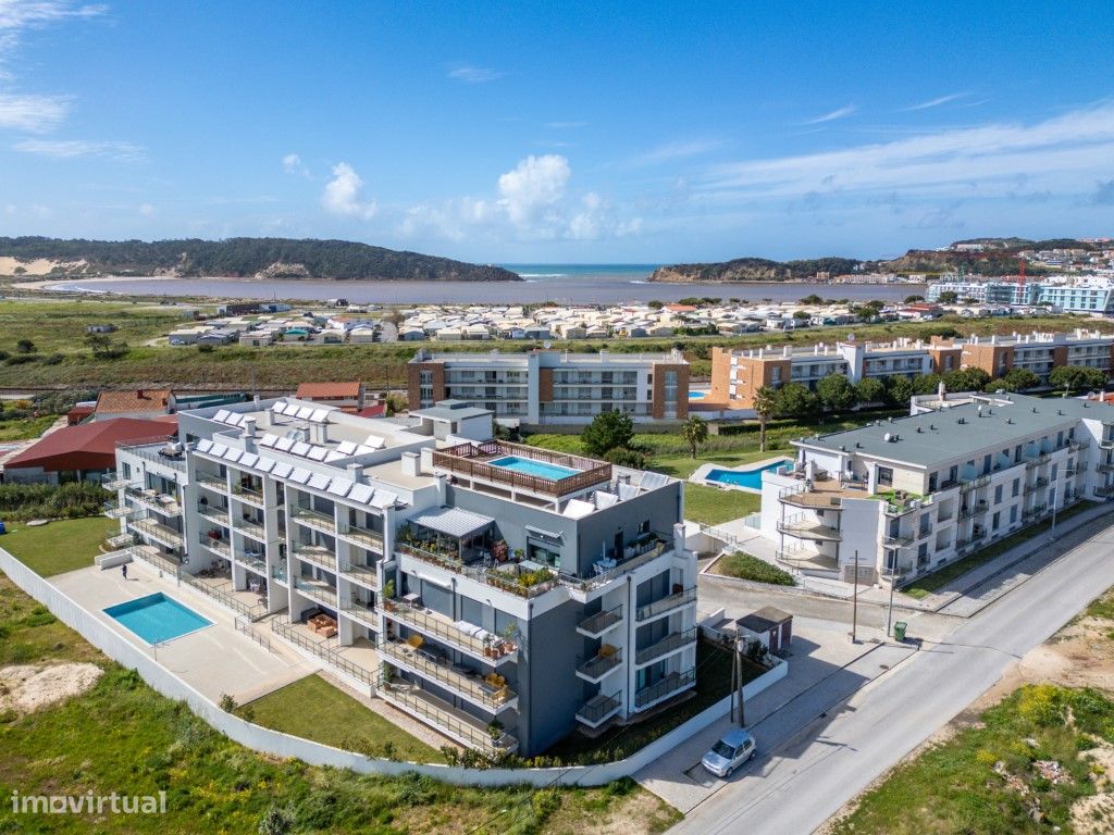 Apart T2 em Condominio com piscinas e garagem em São Mart...