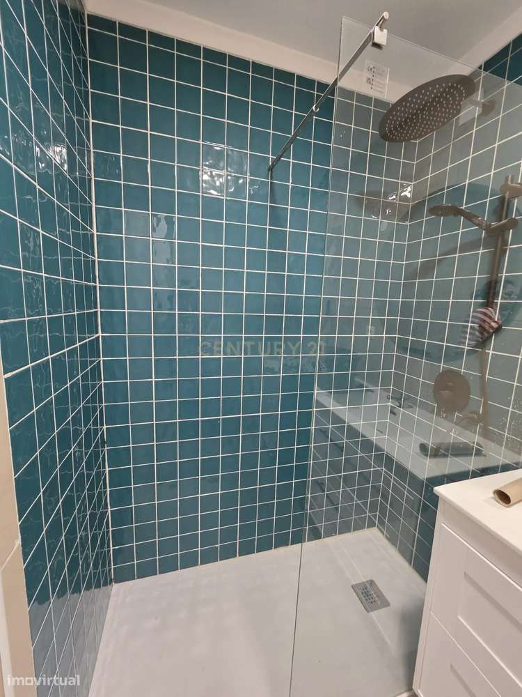 Apartamento Renovado em Algés, Oeiras - 2 Quartos e 2 WC-15
