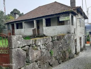 Edifício de duas habitações e terreno Termas São Vicente Penafiel